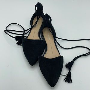 Gianni Bini Black Jayce Wrap Flats Size 7